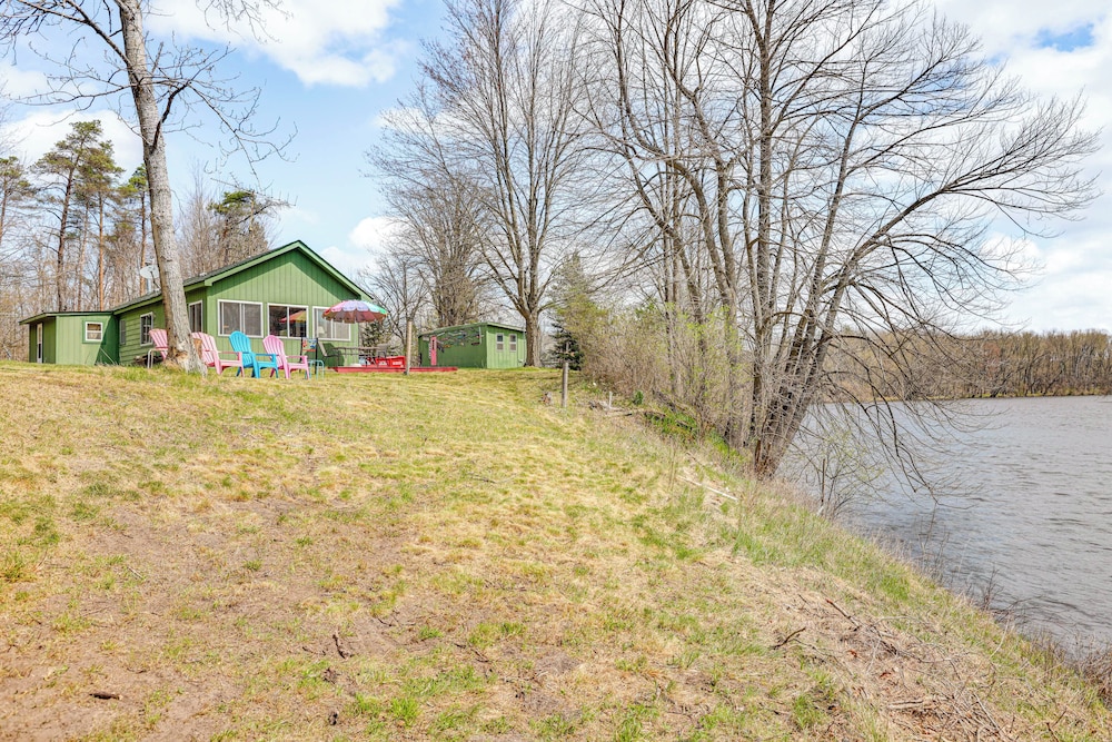 4 Mi to Snowmobile Trails: Muskegon River Retreat