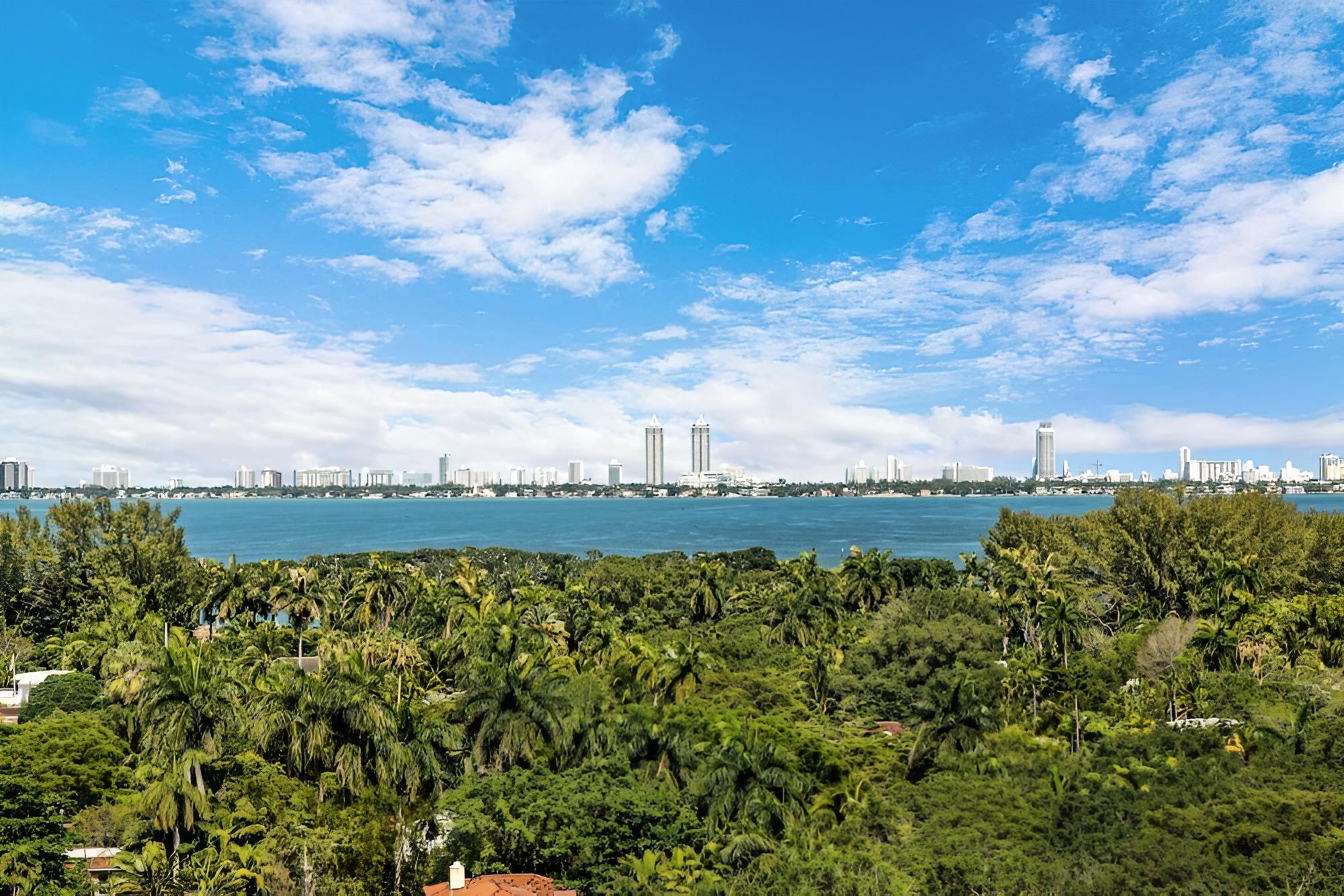 Roami at Biscayne Penthouse