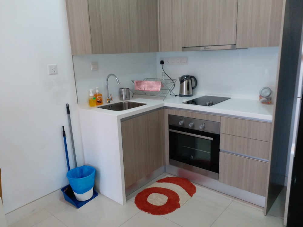 Dashing 1BR Next To Surian MRT 31 photo 3