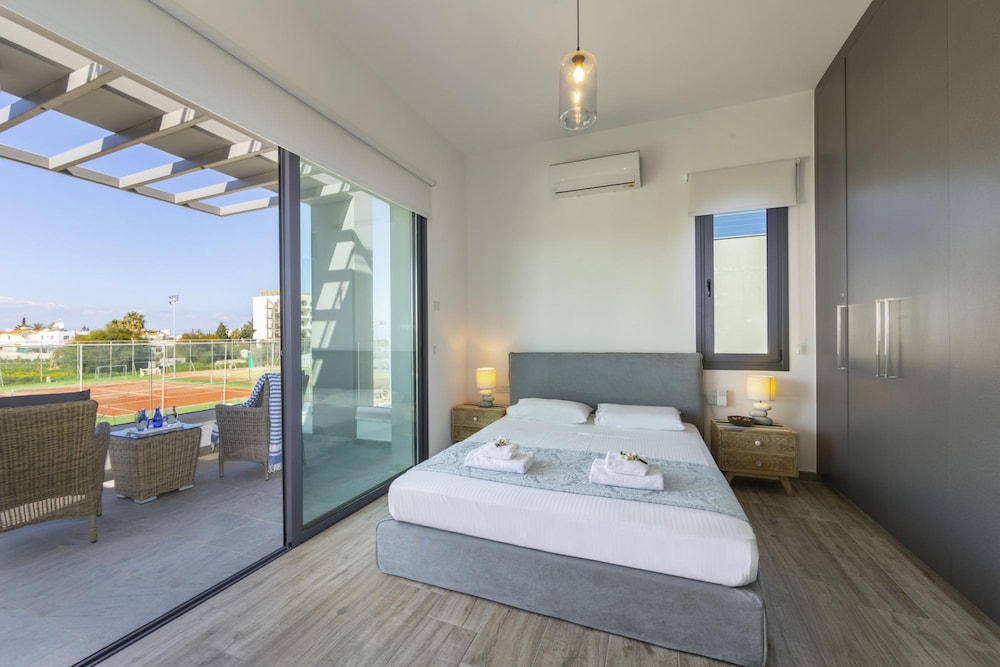 Pernera Beach Villa in Protaras