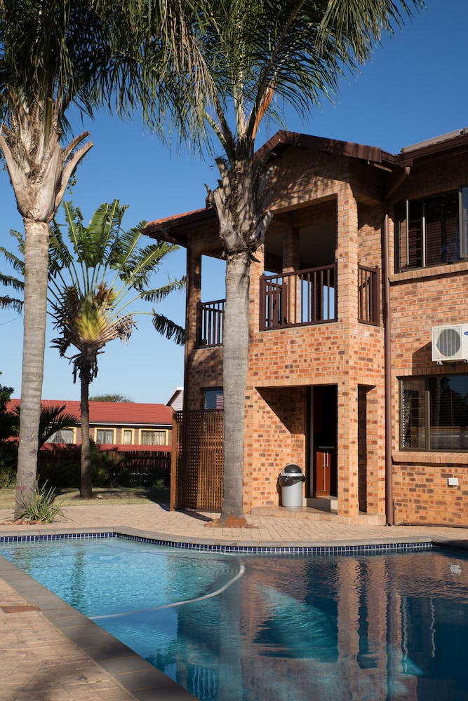 Milkwood Mansion