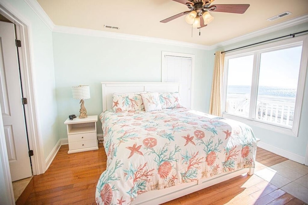 Brice Is Right 4 Bedroom Home by RedAwning view 2