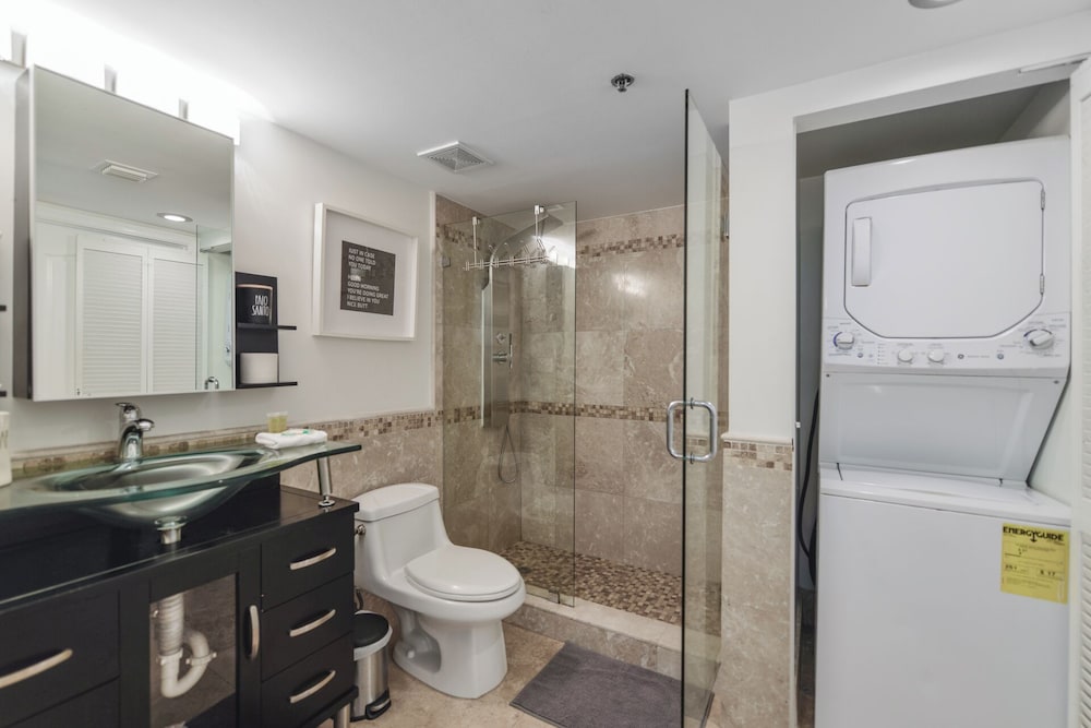 Centric 40thFloor Brickell Condo FREE parking by Palermo Home Miami