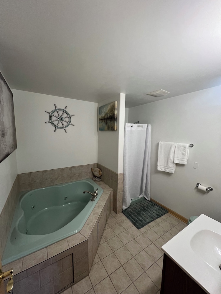 Lone Eagle Lodge - Property Image 11