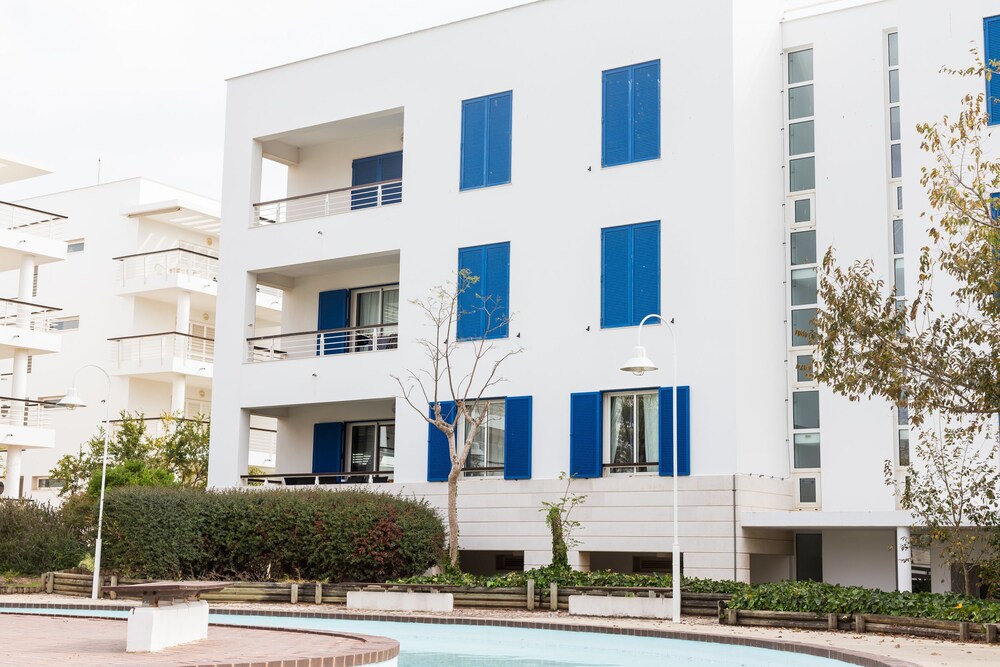 B06 - Top Floor Marina Club 2 Bed Apartment by DreamAlgarve