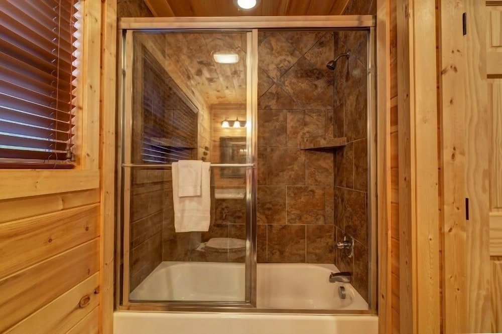 Making Memories - 1 Bedrooms, 1 Baths, Sleeps 4 Home by RedAwning