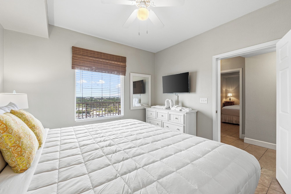 Tidewater by Book That Condo