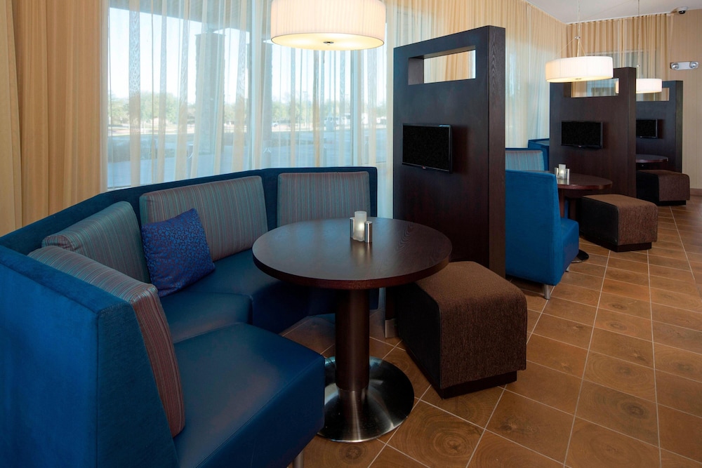 Courtyard by Marriott Dallas Midlothian-Midlothian Conf Ctr - Property Image 2