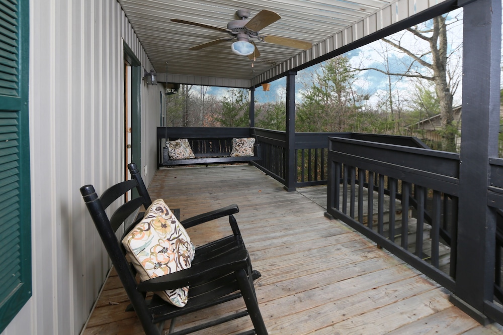 Hotel Wildwood Falls 4 - Two Bedroom Chalet - Image 1