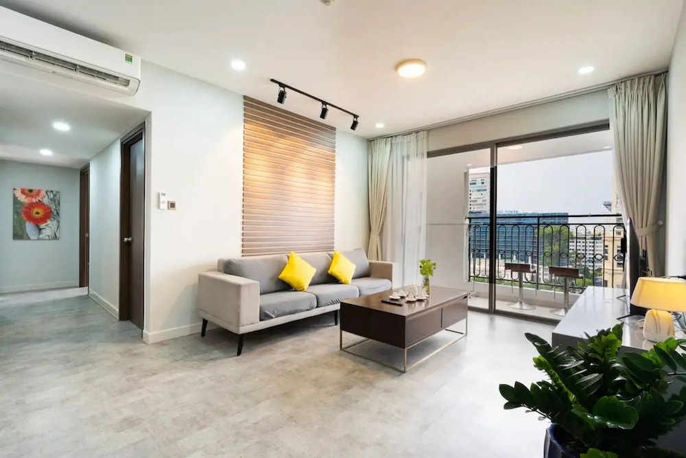 Prestige Saigon Royal - Modern Apartment