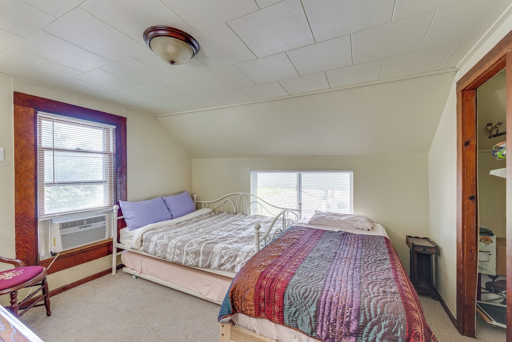 Pet-friendly Home w/ Views of Lake Delavan! view 4