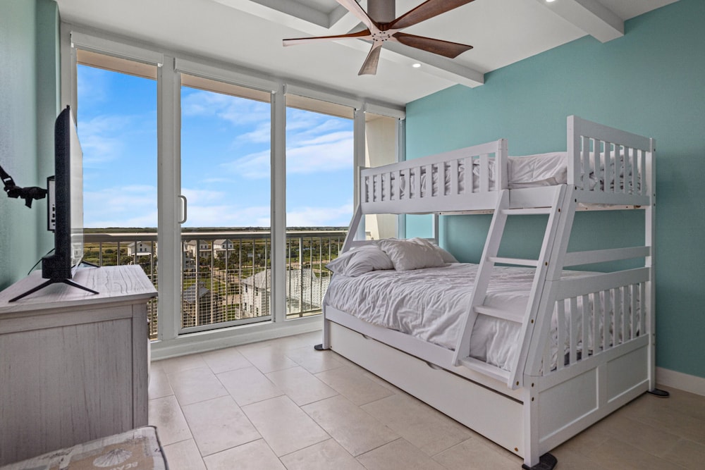 Galvestonian by Ryson Vacation Rentals view 4