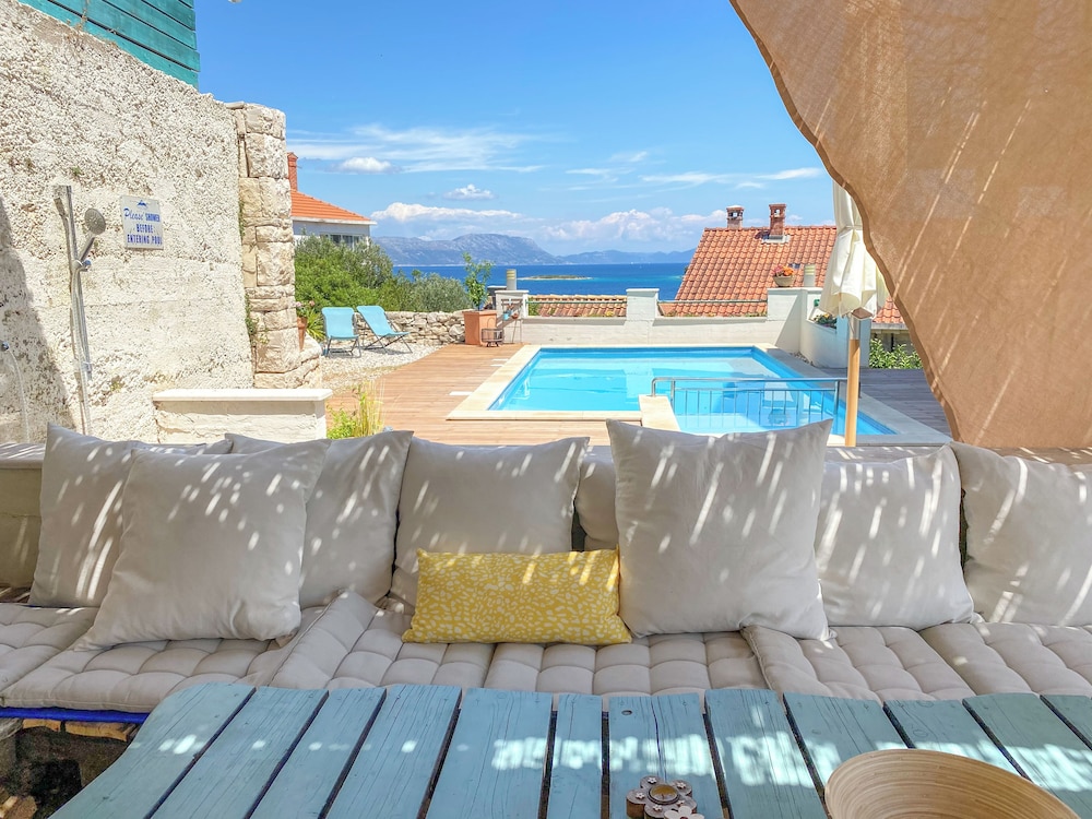 Eco Apartments Sunshine with heated pool