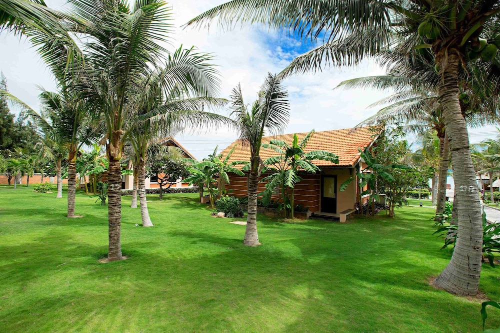 Blue Bay Mui Ne Resort & Spa