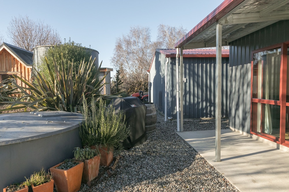 The Shed Guesthouse view 3