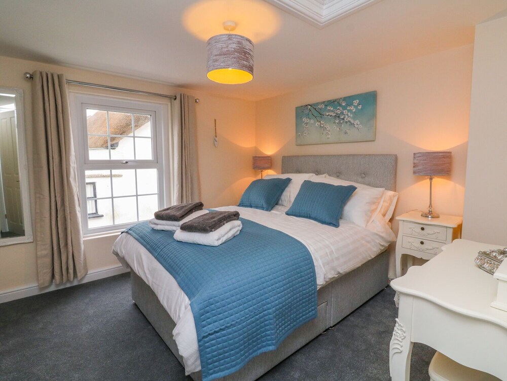 Cedarwood Cottage view 2