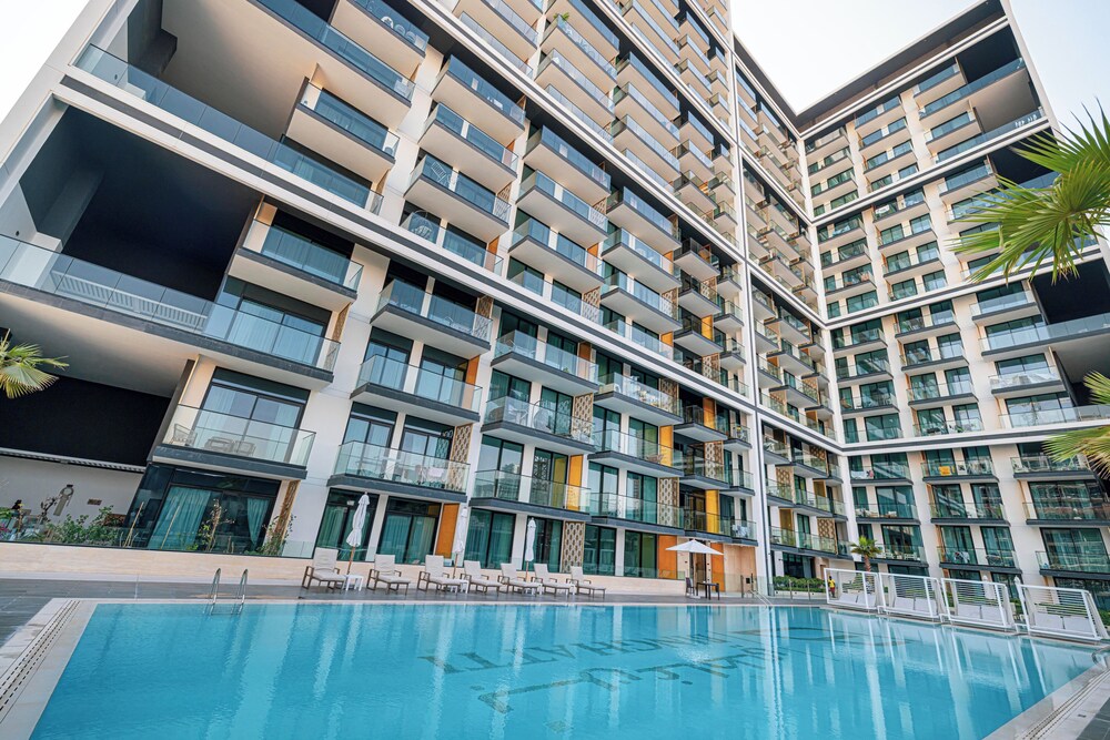 Binghatti Suites by Hostiva - City View