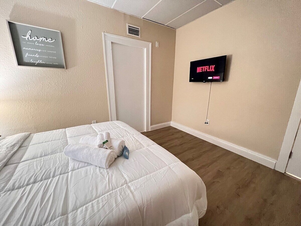 Comfortable Room Rentals Outlets & Kingsky Academy