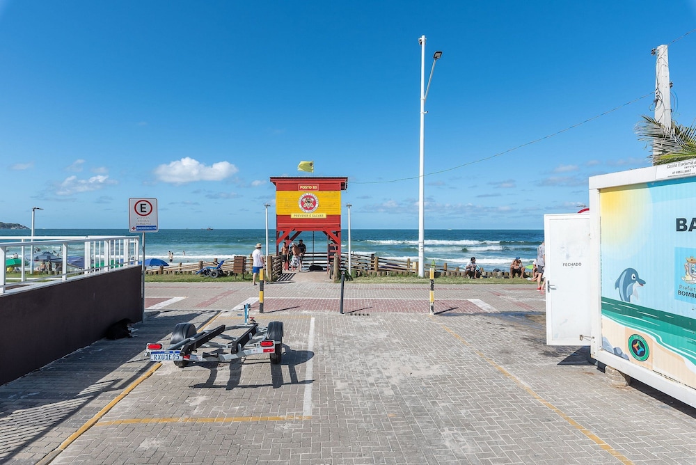 Apt W/balcony 160m Bombas Beach Col102