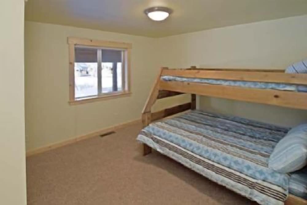 Lake Tahoe Vacations - Pine Needle Meadows - Property Image 14