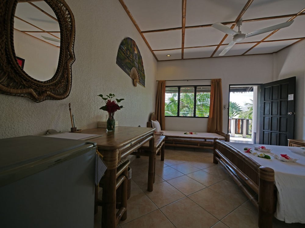 Dolphin House — photo 31