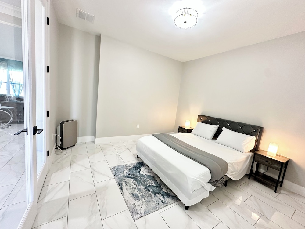 5 bedroom house near COTA AUS