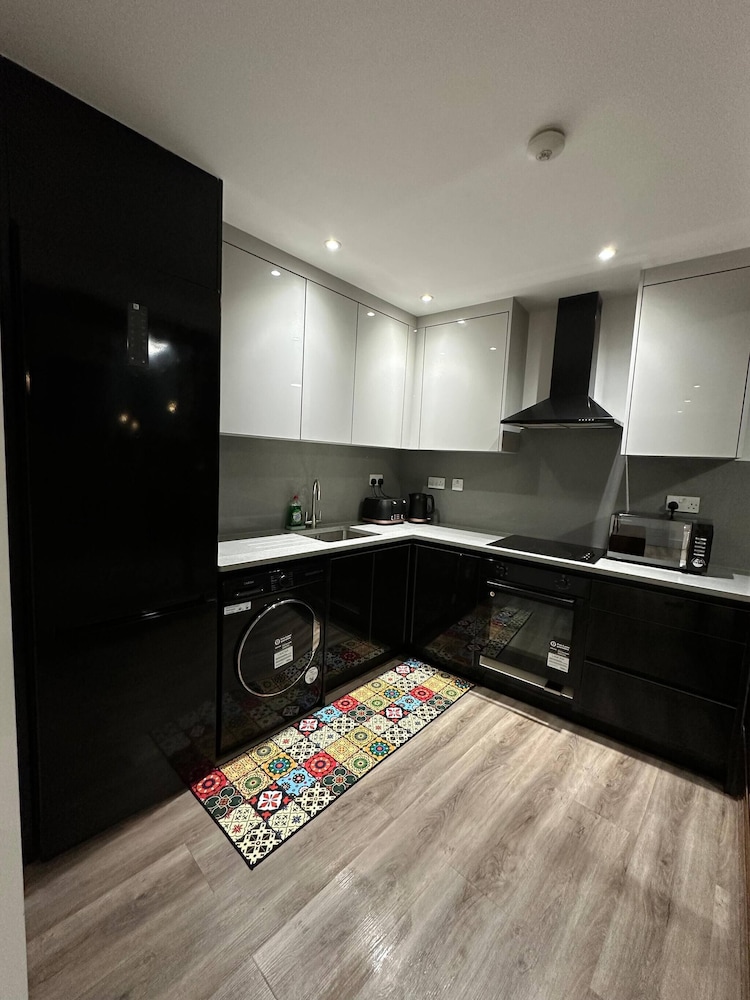 London 1 bed Luxe Flat Ilford Beautiful