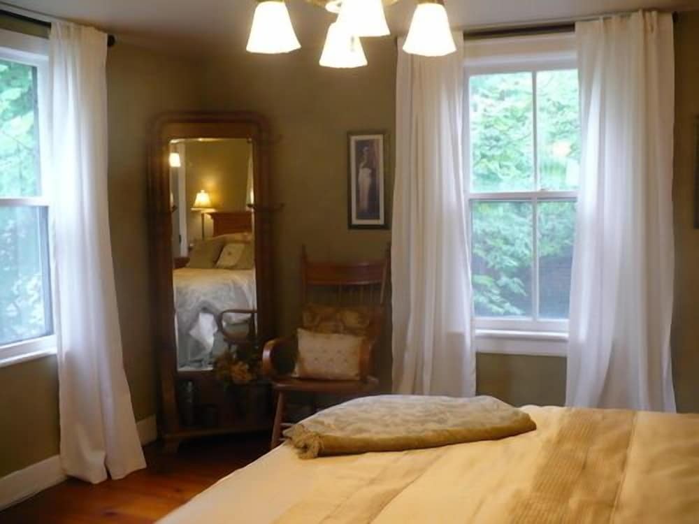 Niagara-on-the-Lake Vacations - Copper Dreams Bed and Breakfast - Property Image 13