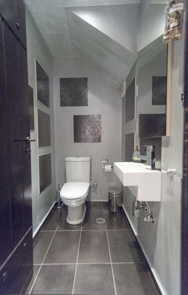 Ostra Menalon Luxury Suites