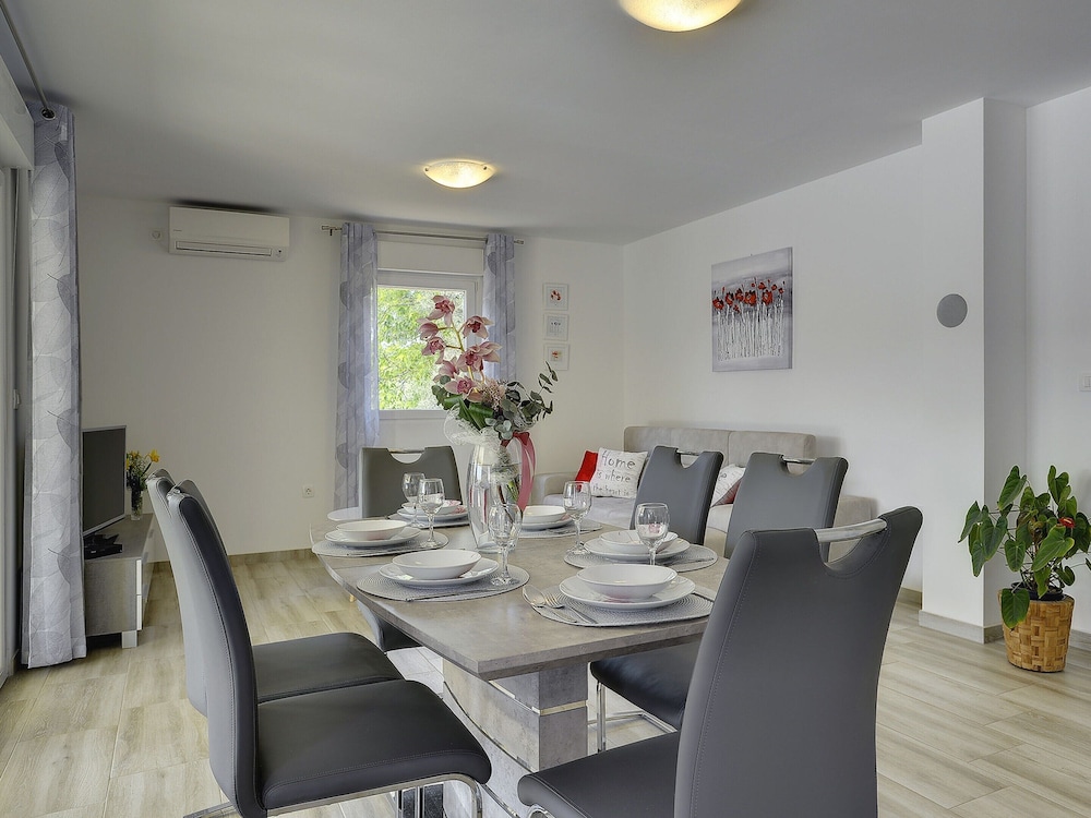 Villa in Marcana With Pool and Adriatic Views