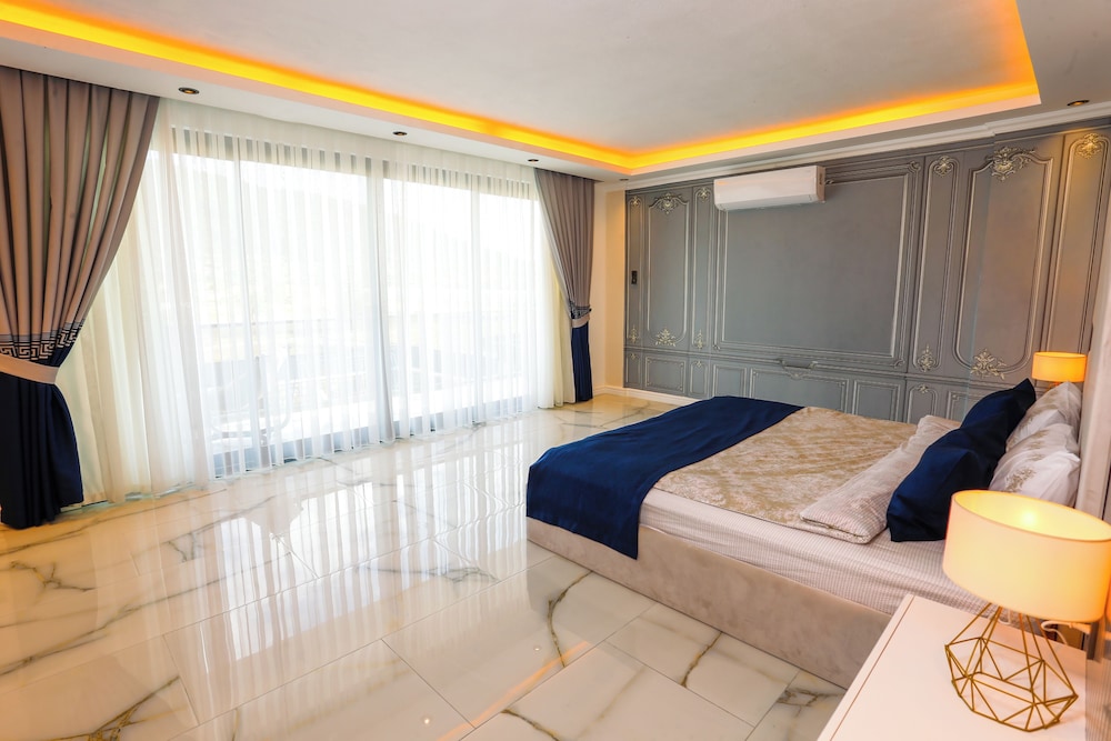 Villa White House