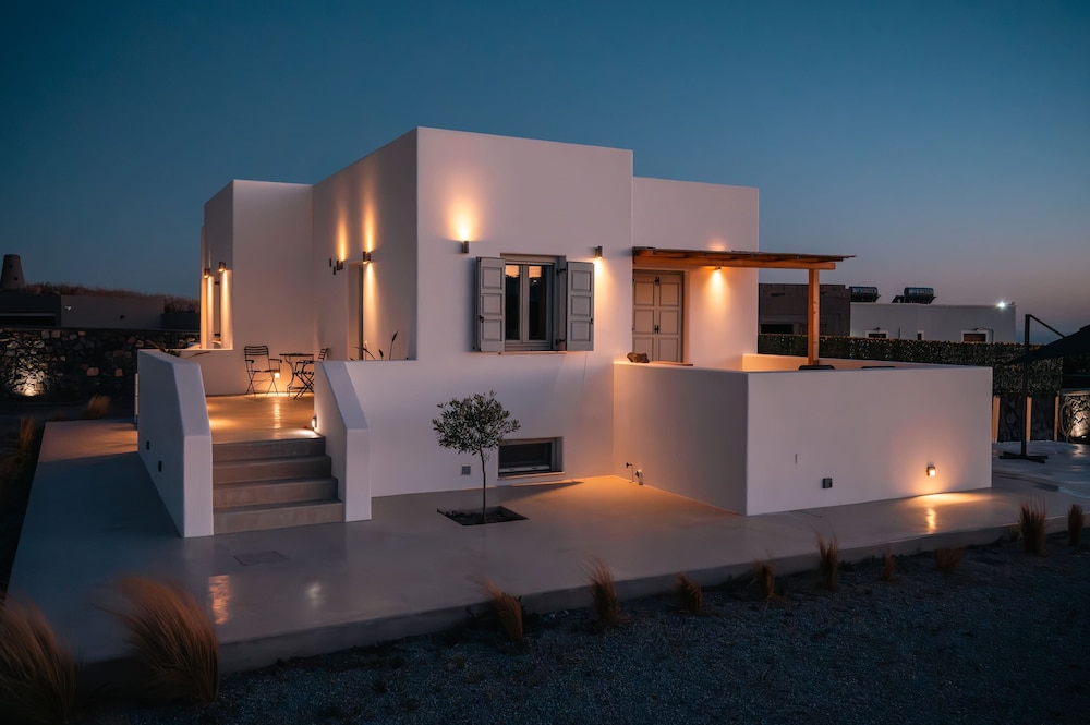 Assyr Getaway - Santorini Cozy Cycladic Retreat