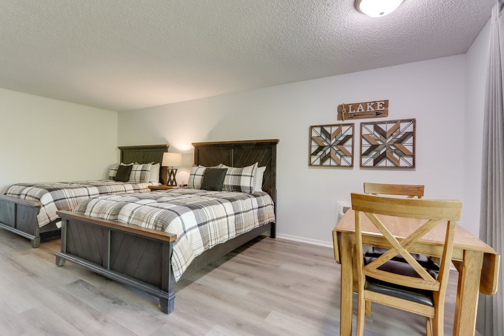 Osage Beach Vacation Rental w/ Deck & Grill view 5