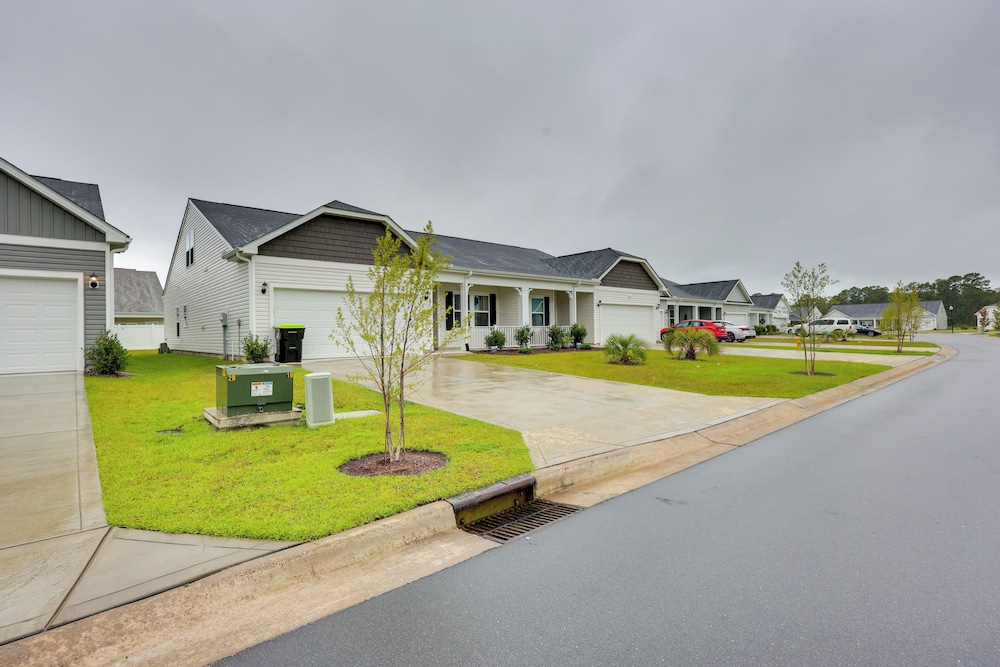3 Mi to Golf & Waterway: Ocean Isle Beach Retreat!