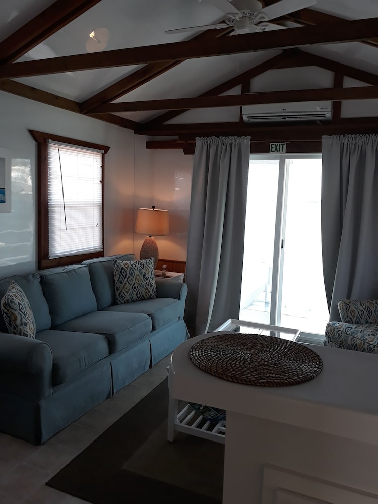 Mangrove Marina and Resort Aqualodge Houseboats