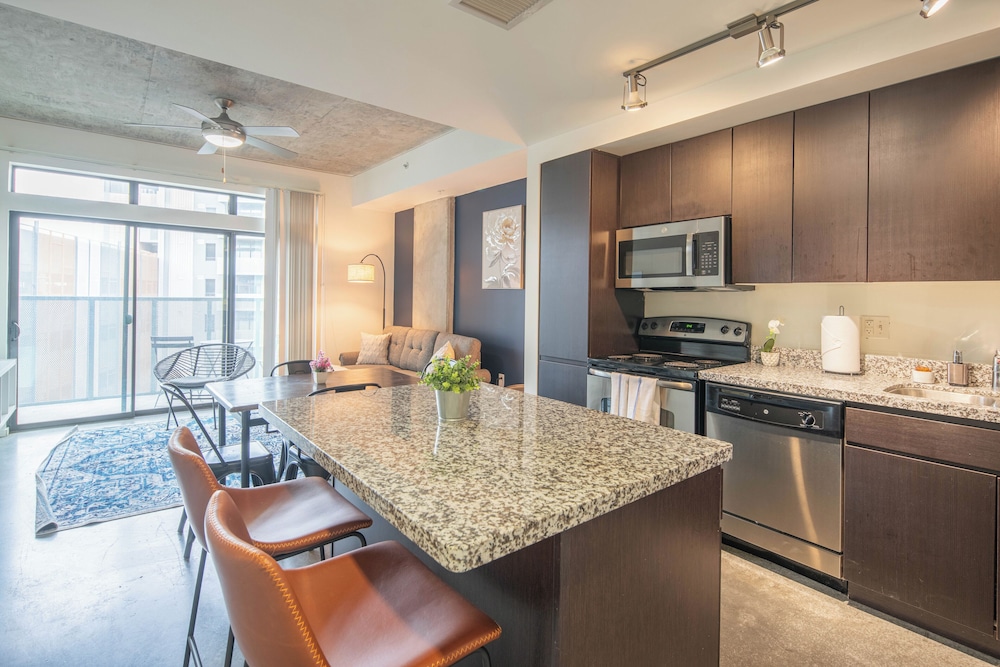 ROVE LIVING/KL - Roosevelt Point