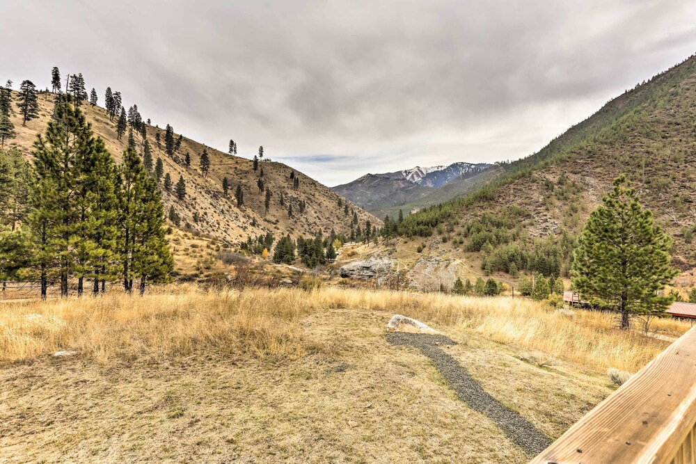 Lowman Outdoor Retreat: Walk to Hot Springs! view 4