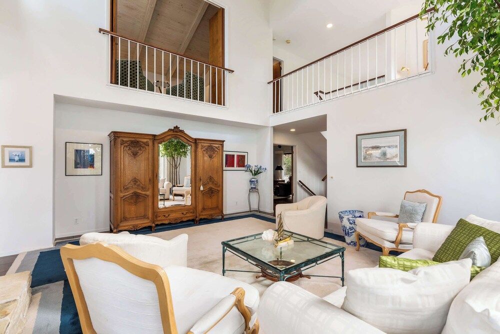Heavenly Carmel Stay for 10!