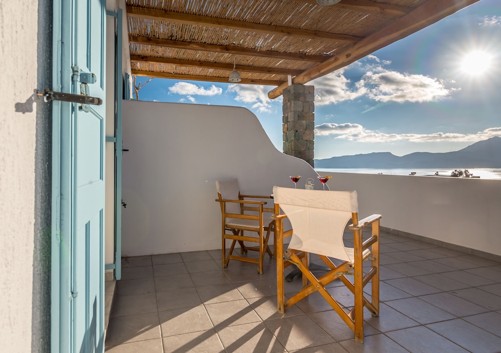 Faros Apartments