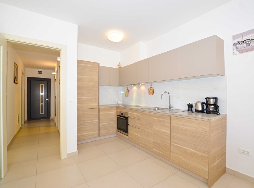 Family Friendly Spacious Apartment With Garden and Terrace