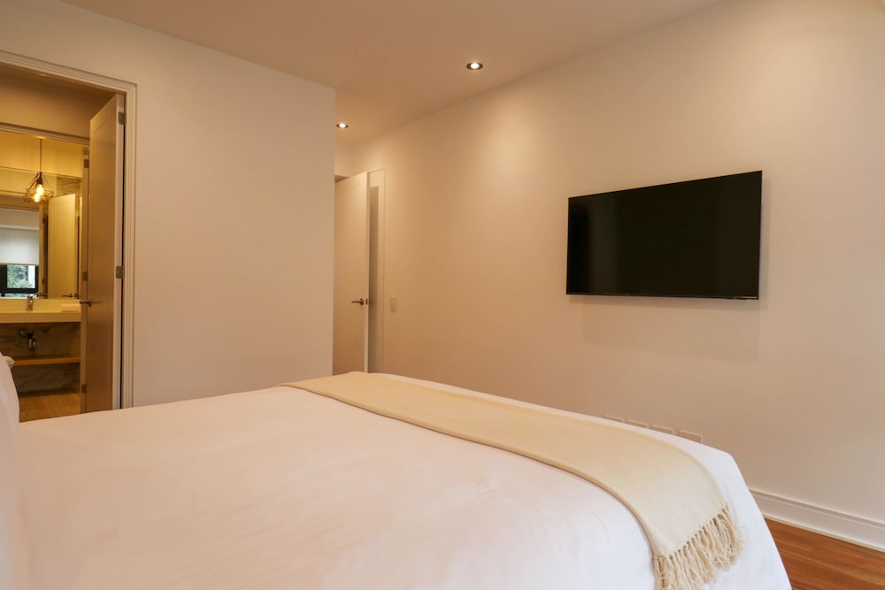 Cozy 2BR With Incredible Balcony in Miraflores