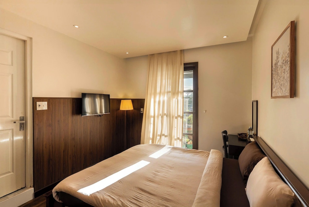 Pha Boutique House