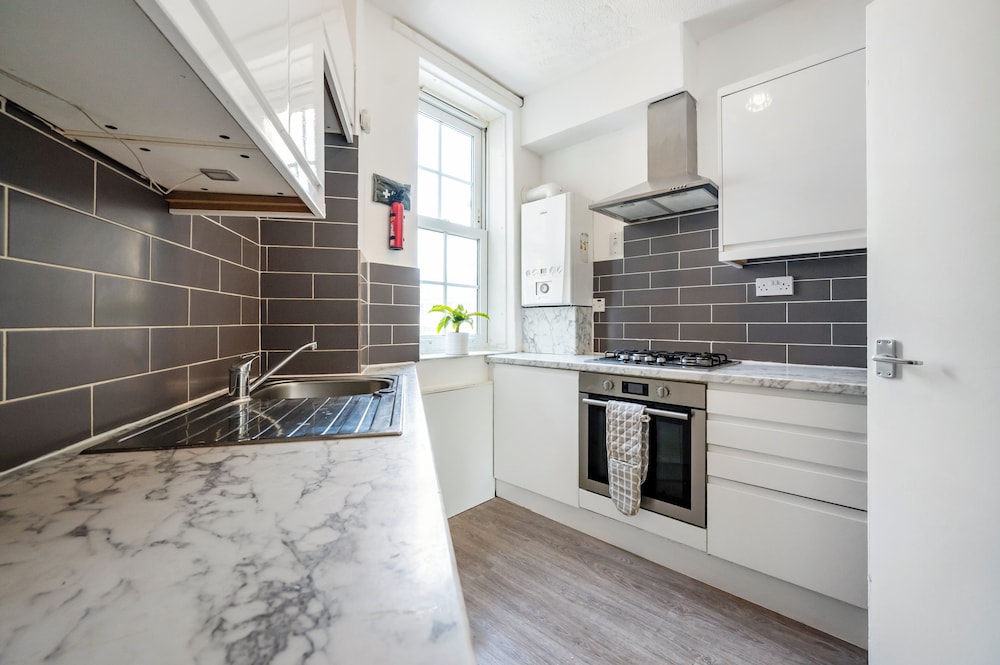 Modern London stay near Nothing Hill