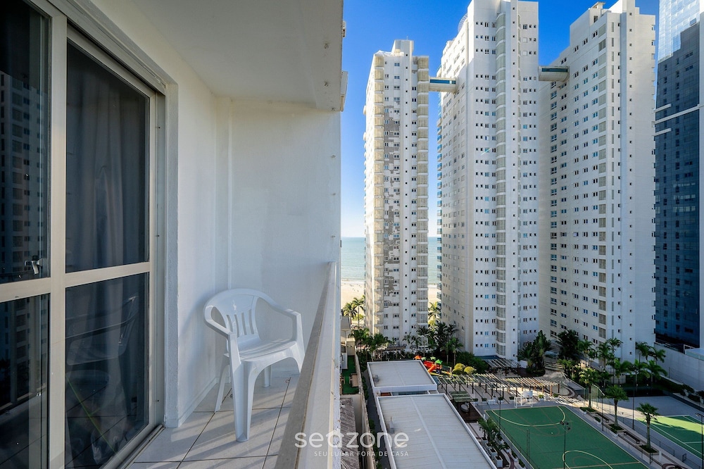 2BR apt 150m Beach Balneario Camboriu Esd143