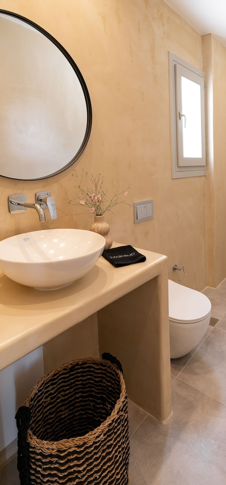 MAEVA Santorini Suites