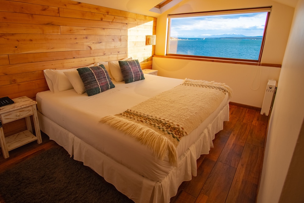 Weskar Patagonian Lodge