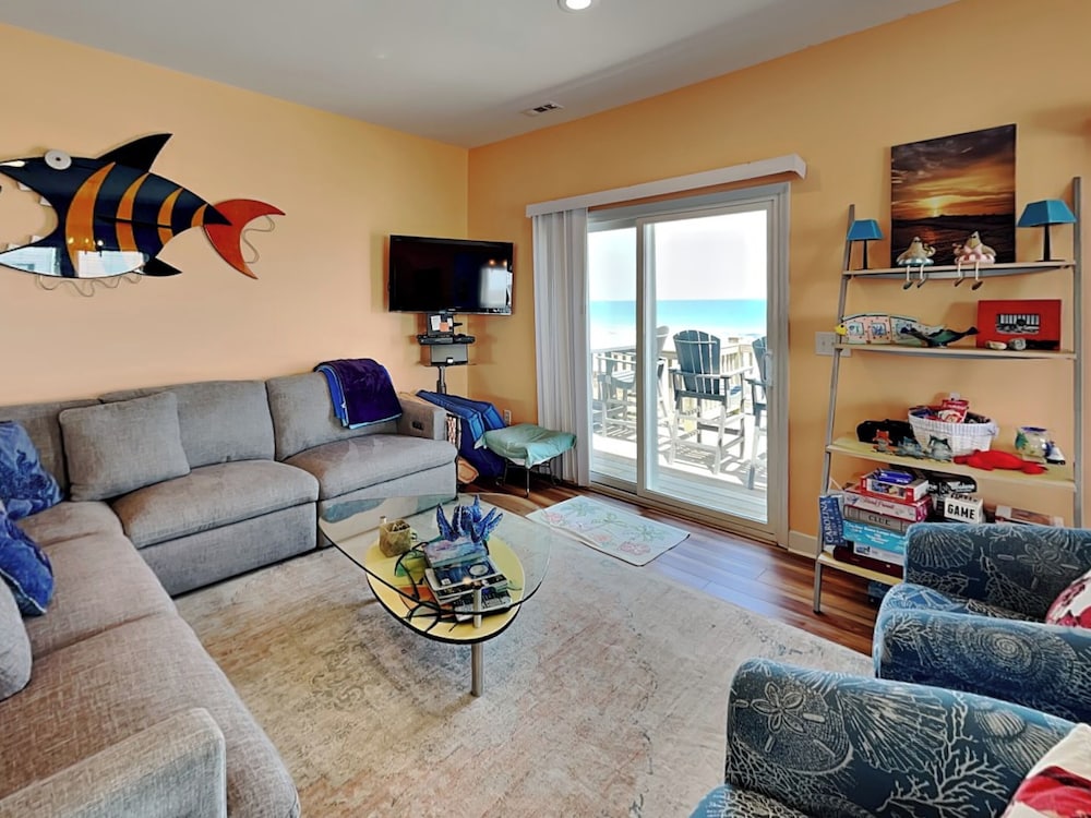 Piccolo Paradiso by Topsail Realty