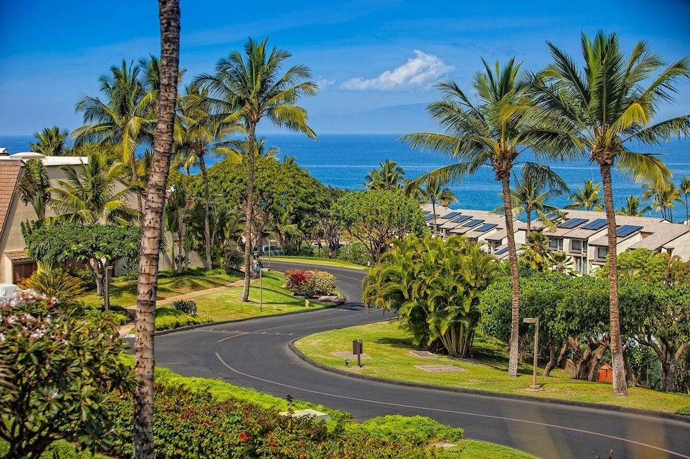 Maui Kamaole M207 2 Bedroom Condo