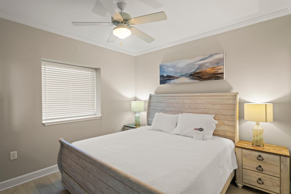 Sanibel 305