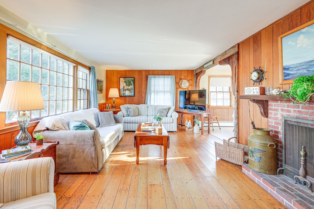 Cape Cod Cottage w/ Private Dock on Bass River